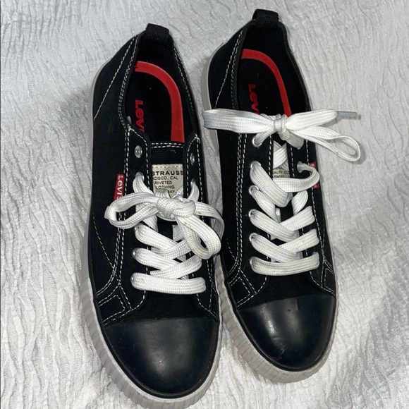 Levi's  Sneakers women size 7 - Picture 2 of 6